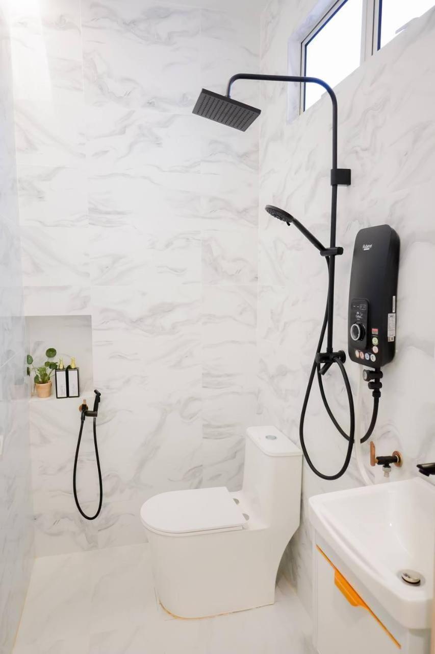 Auranad Tinyhouse Bandar Tanah Merah Wifi Netflix Exteriör bild