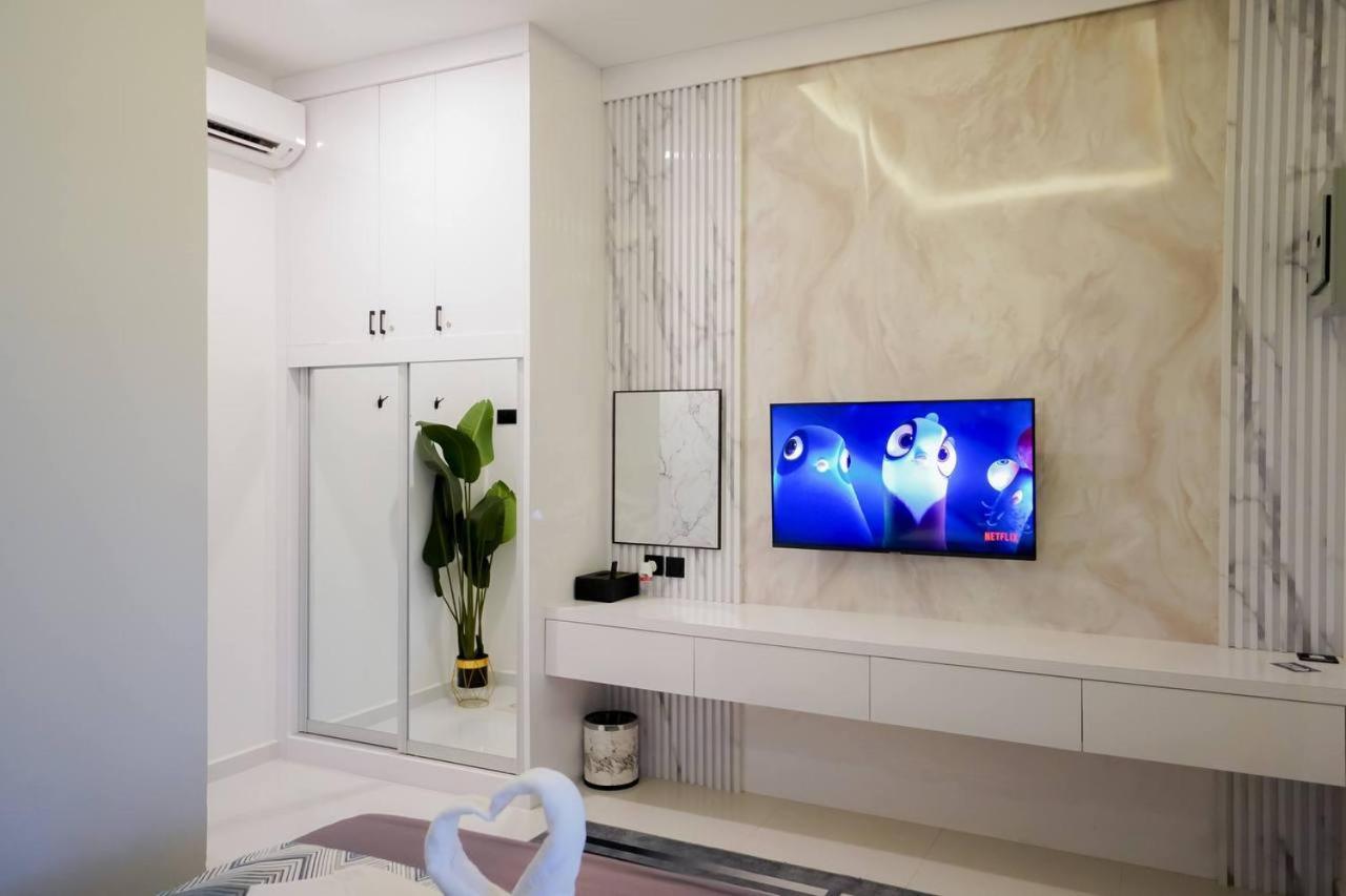 Auranad Tinyhouse Bandar Tanah Merah Wifi Netflix Exteriör bild