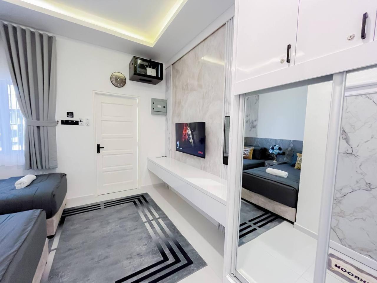 Auranad Tinyhouse Bandar Tanah Merah Wifi Netflix Exteriör bild